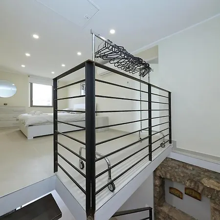 Beachfront Boutique Duplex In Apartamento Preko
