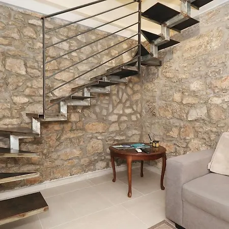 Beachfront Boutique Duplex In Apartamento Preko